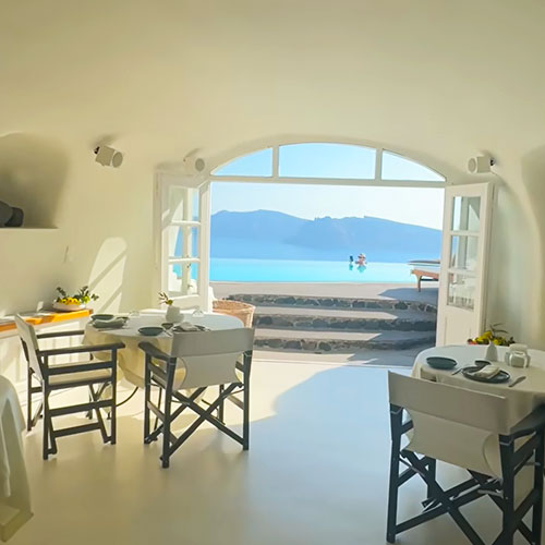 Best Luxury Hotels in Santorini