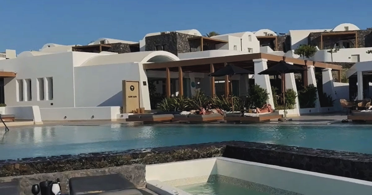 Best Luxury Hotels in Santorini