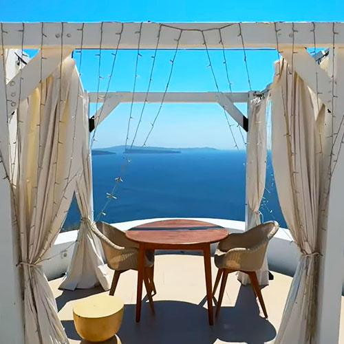 Best Luxury Hotels in Santorini