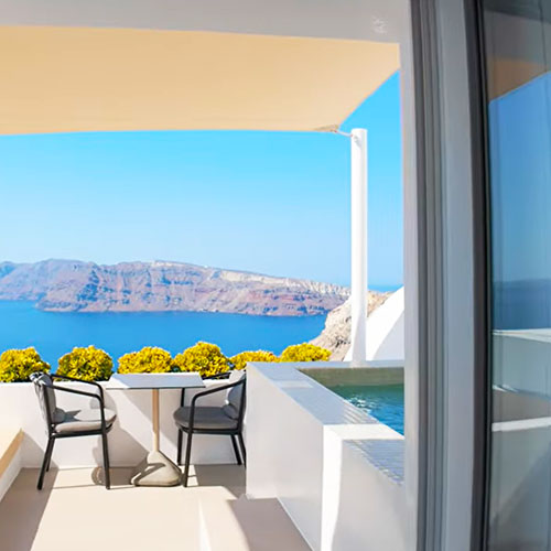 Best Luxury Hotels in Santorini