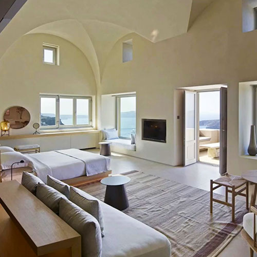 Best Luxury Hotels in Santorini