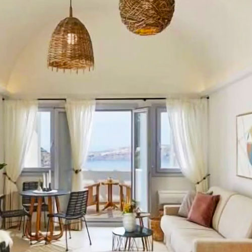 Best Luxury Hotels in Santorini