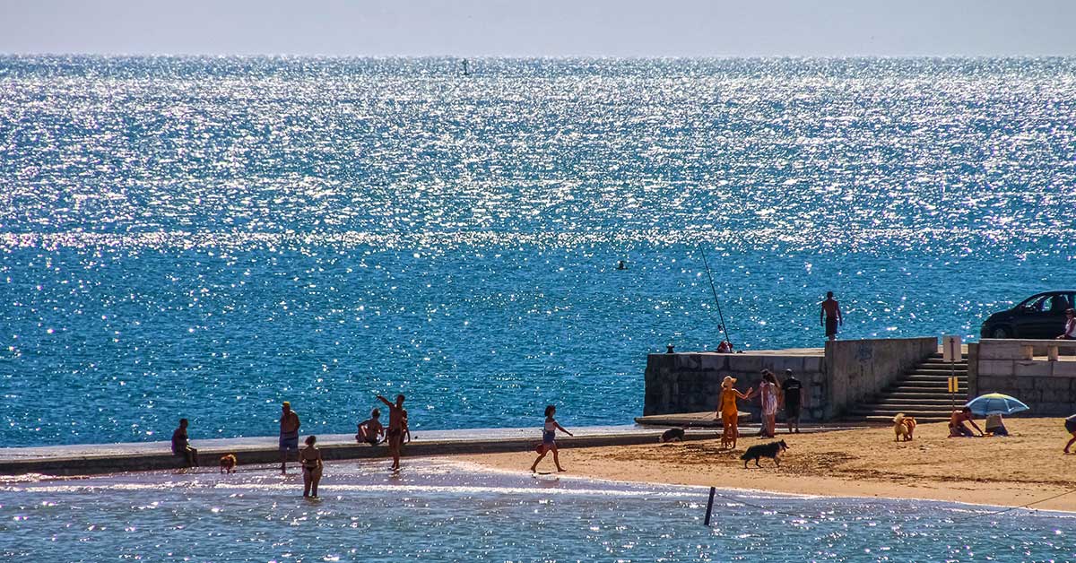 Praia dos Pescadores, Paço de Arcos, dog-friendly beach