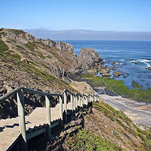 Hidden beaches in Portugal - Vale dos Homens Beach