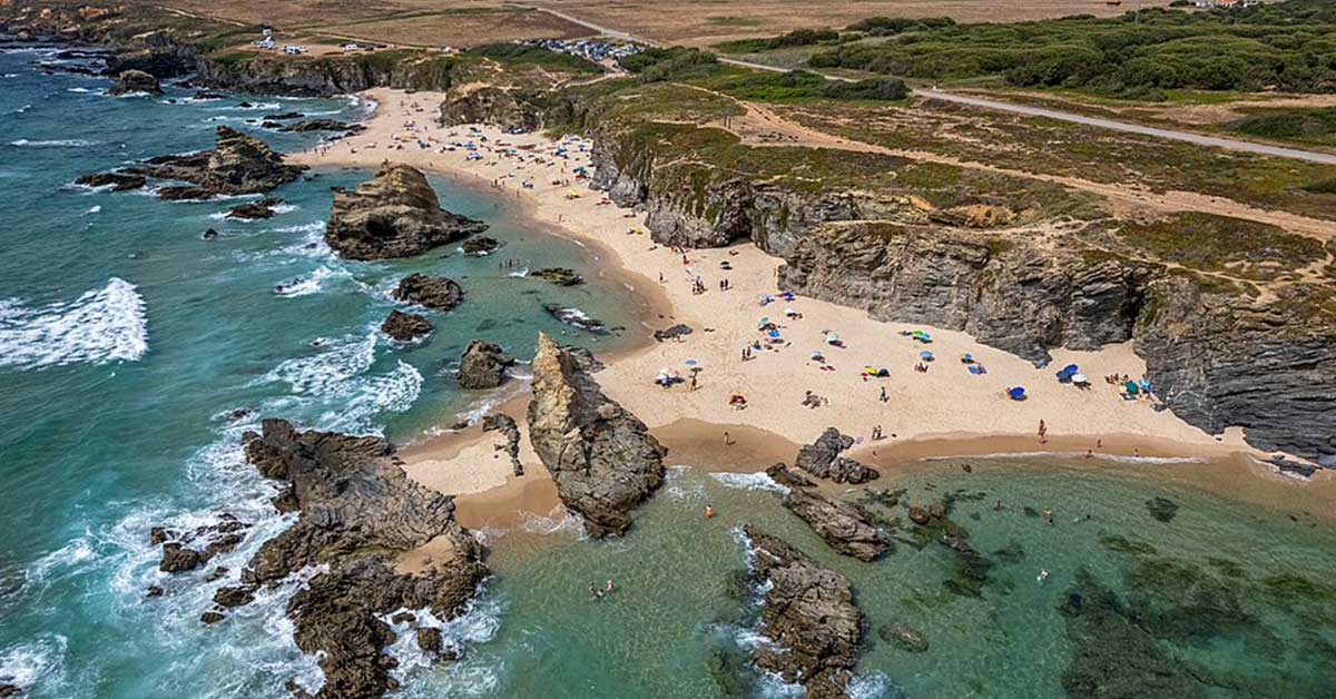 Hidden beaches in Portugal - Samouqueira Beach