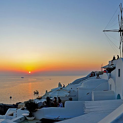 Santorini Sunset in Oia, Romantic Destinations in Europe