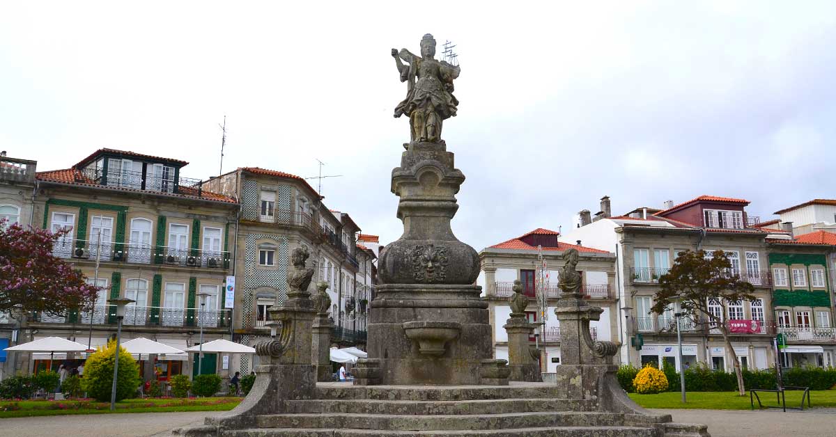 Jardim Público A Viana statue Viana do Castelo