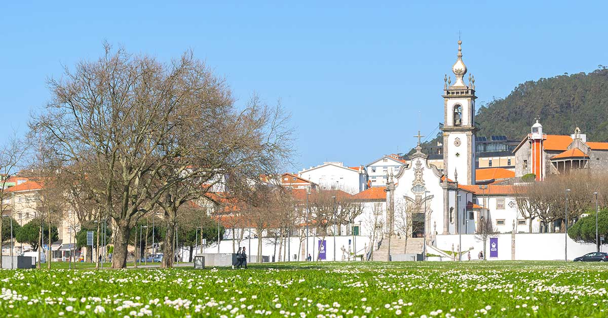 Romaria Senhora da Agonia traditional costumes filigree Viana do Castelo