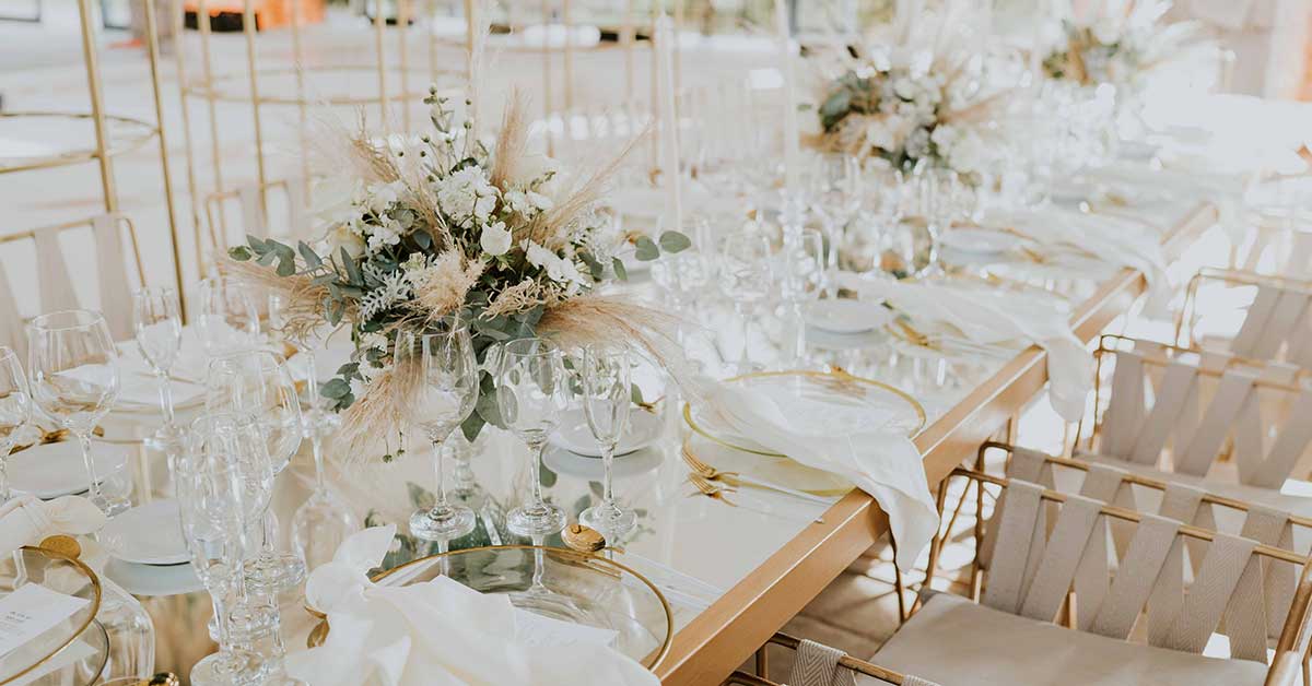 Wedding Color Palette 2026 – Cloud Dancer and natural tones