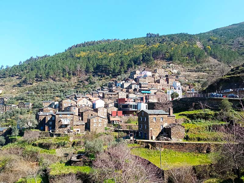 aldeia histórica de Linhares da Beira, Serra da Estrela Portugal no inverno