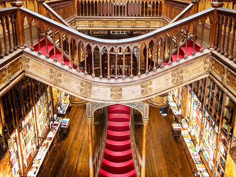 Livraria Lello, Porto, Portugal no inverno