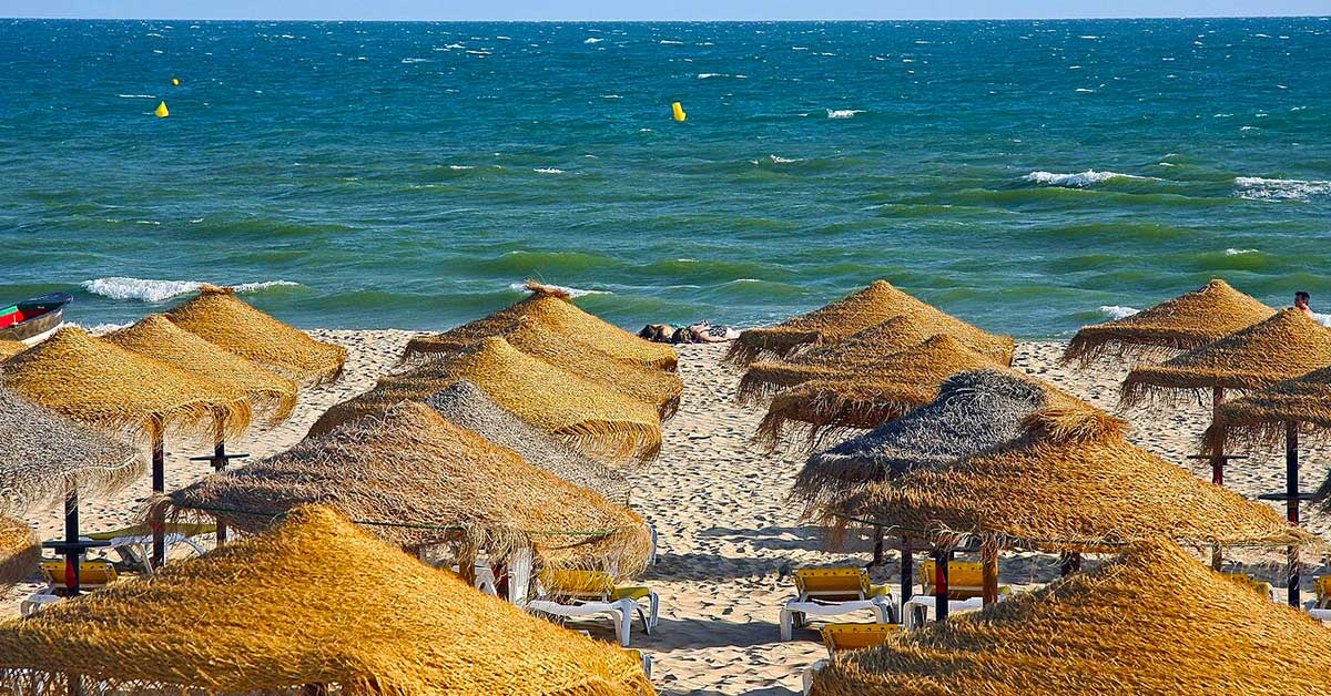 Praia de Monte Gordo, uma das praias mais quentes do Algarve