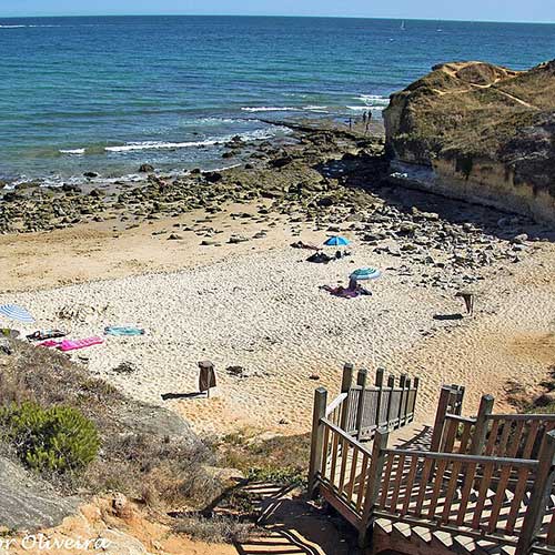 Praias escondidas em Portugal - Praia do Barranco das Belharucas