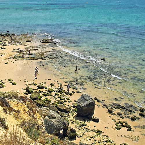 Praias escondidas em Portugal - Praia do Barranco das Belharucas