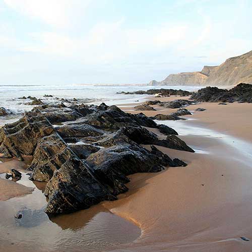 Praias escondidas em Portugal - Praia da Barriga