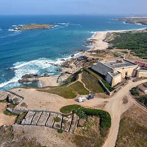 Praias escondidas em Portugal - Praia da Ilha do Pessegueiro