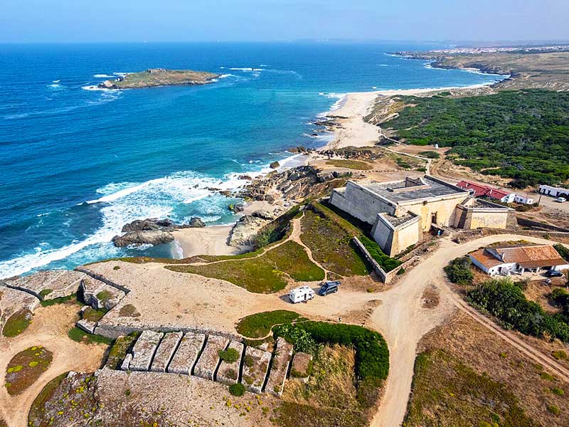 Praia da Ilha do Pessegueiro, Roteiro Costa Vicentina