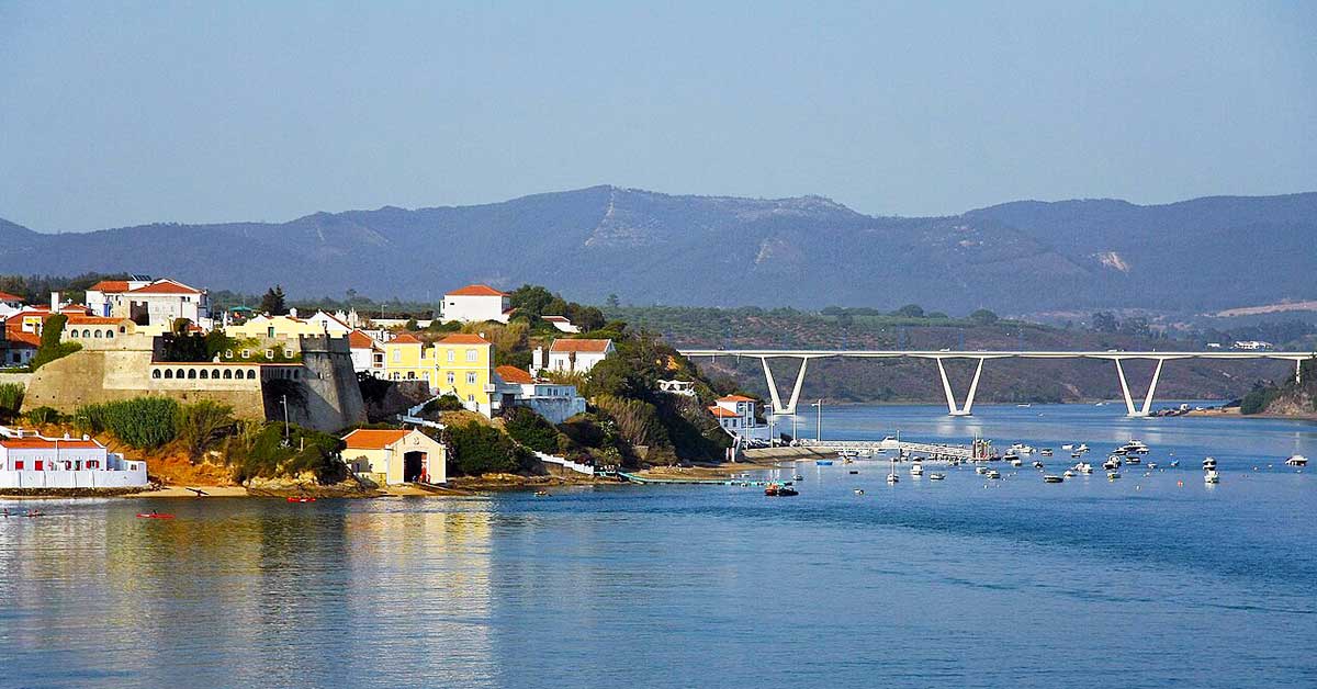 Vila Nova de Milfontes rio Mira Costa Vicentina