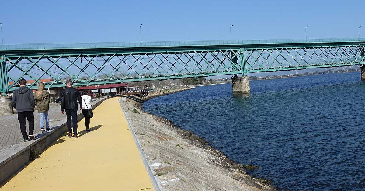 Passeio ribeirinho marina Viana do Castelo rio Lima